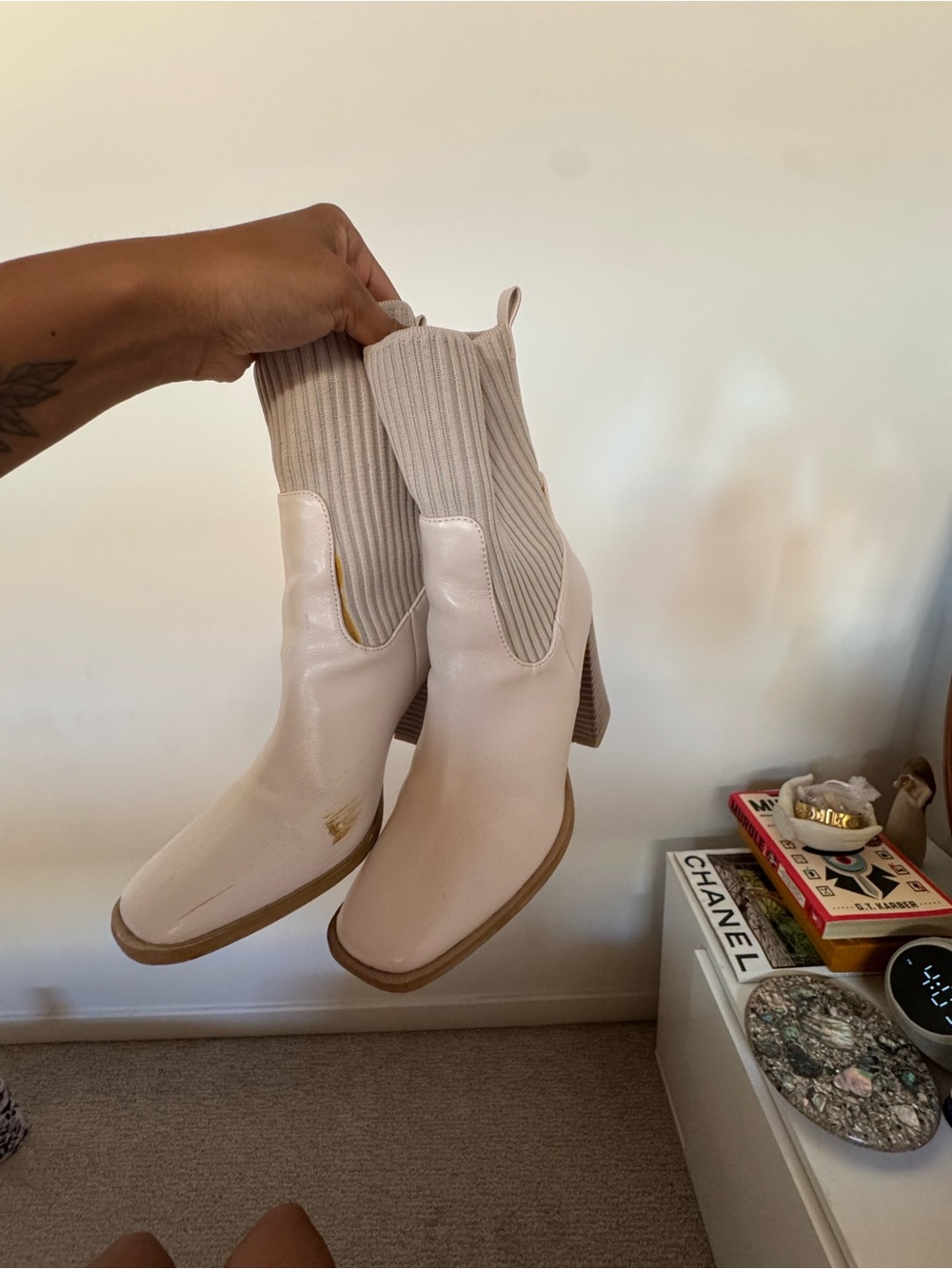 Lulu's Cream Ribbed Chelsea Block Heel Booties • 6.5